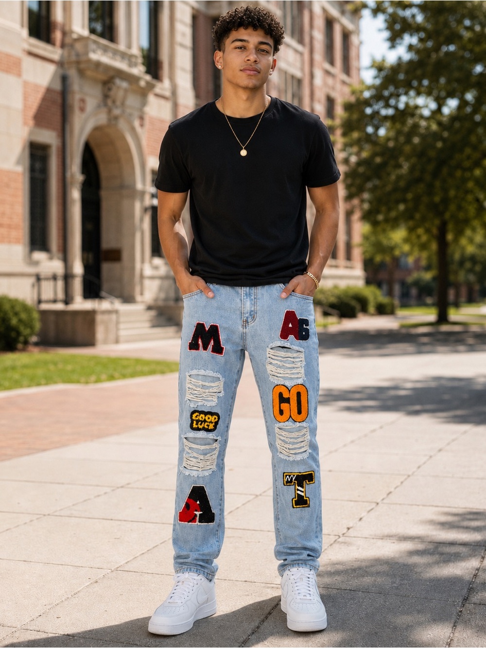 Manfinity Men's S Light Wash Embroidered Patch Ripped Skinny Jean